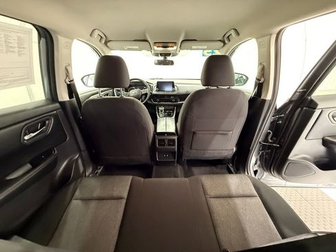 Used 2025 Nissan Rogue SV image 28