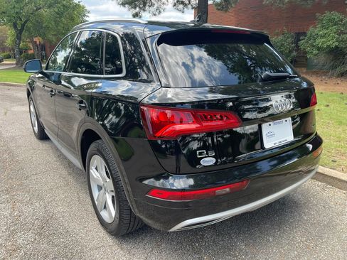Used 2019 Audi Q5 2.0T Premium Plus w/ Premium Plus Package AWD/4WD image 3