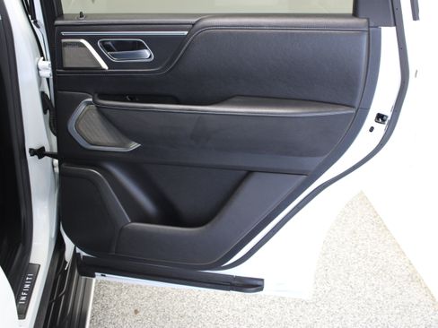Used 2025 INFINITI QX80 Sensory AWD/4WD image 39