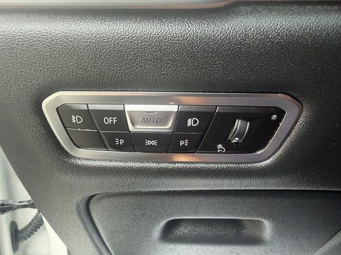 Used 2021 BMW X6 xDrive40i w/ M Sport Package AWD/4WD image 15