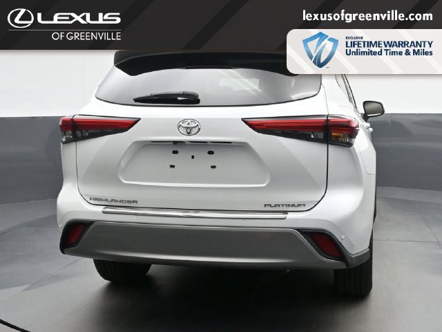 Used 2022 Toyota Highlander Platinum FWD image 8