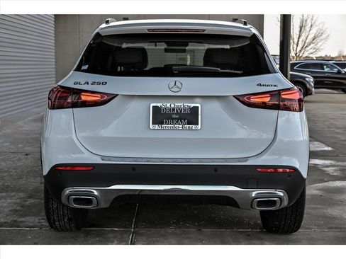 Certified 2026 Mercedes-Benz GLA 250 4MATIC image 6