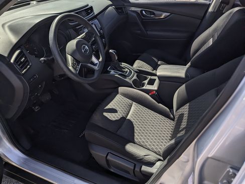 Used 2018 Nissan Rogue S image 9