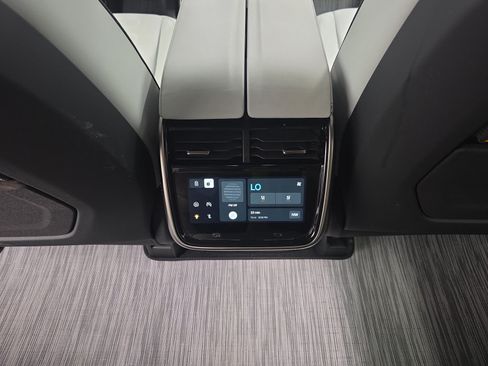Used 2023 Rivian R1T Adventure AWD/4WD image 28