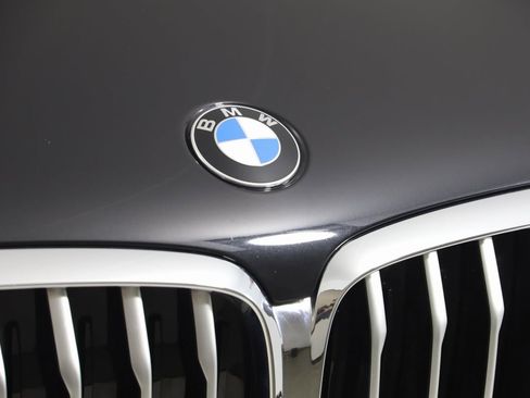 Used 2023 BMW X5 xDrive40i w/ M Sport Package image 16