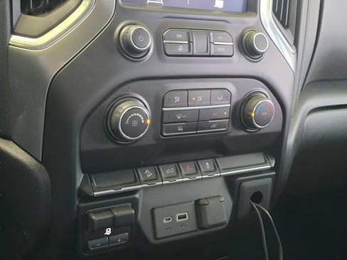 Used 2022 Chevrolet Silverado 2500 LT w/ Z71 Off-Road Package AWD/4WD image 22