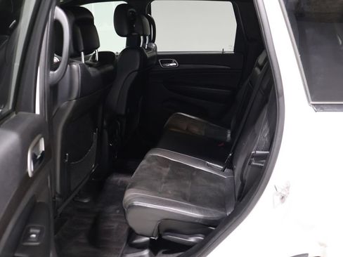 Used 2018 Jeep Grand Cherokee Altitude AWD/4WD image 12