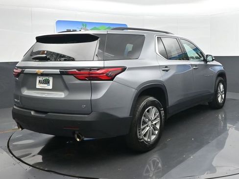 Used 2023 Chevrolet Traverse LT FWD image 5