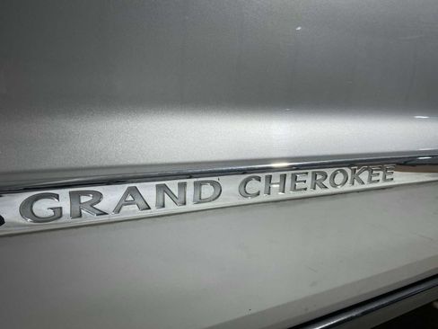 Used 2012 Jeep Grand Cherokee Limited image 7