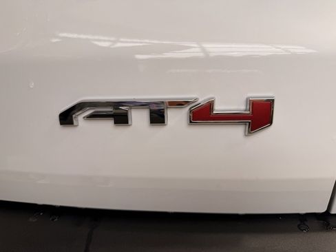 Used 2024 GMC Acadia AT4 image 8