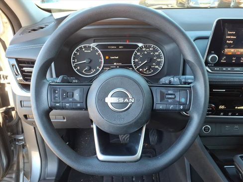 Used 2022 Nissan Rogue SV image 19