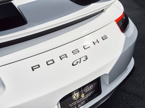 Used 2018 Porsche 911 GT3 RWD image 15