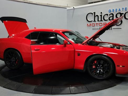 Used 2016 Dodge Challenger SRT Hellcat RWD image 15