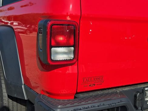 New 2025 Jeep Gladiator Sport image 8