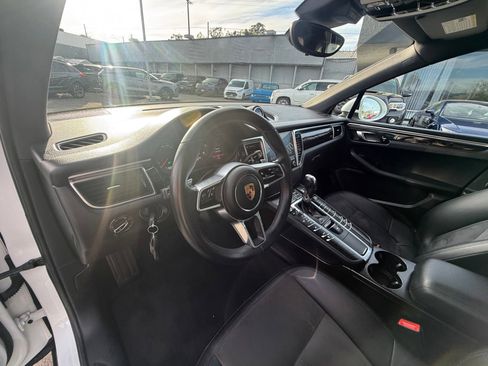 Used 2017 Porsche Macan AWD/4WD image 12