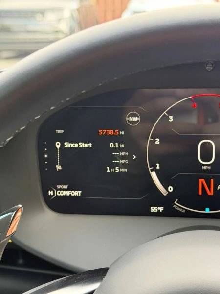 Used 2023 McLaren Artura RWD image 30