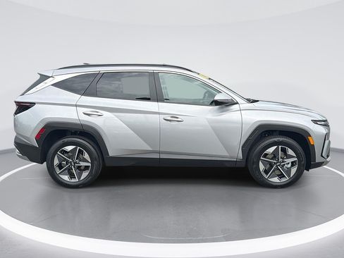 Used 2025 Hyundai Tucson SEL AWD/4WD image 3