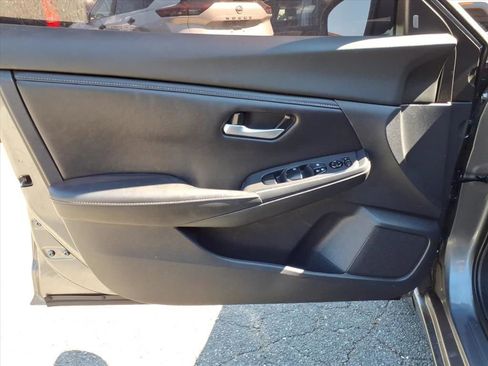 Used 2022 Nissan Sentra S image 17