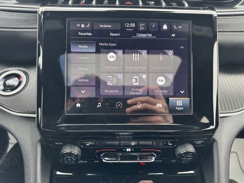 Used 2024 Jeep Grand Cherokee L Altitude image 34