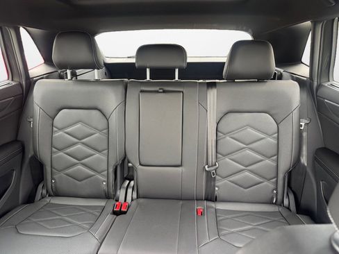 New 2026 Volkswagen Atlas Cross Sport SE image 12