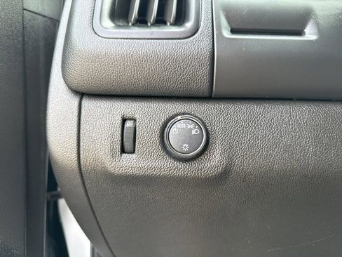 Used 2021 Chevrolet Colorado LT w/ Fleet Safety Package image 27