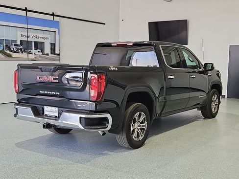 Used 2025 GMC Sierra 1500 SLT AWD/4WD image 8