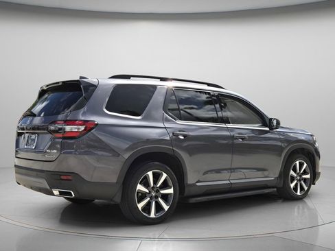 Certified 2024 Honda Pilot Touring image 7
