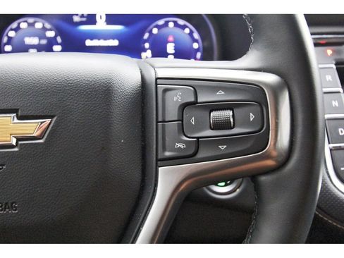 Used 2024 Chevrolet Suburban Premier RWD image 17