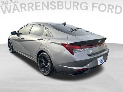 Used 2022 Hyundai Elantra SEL image 5