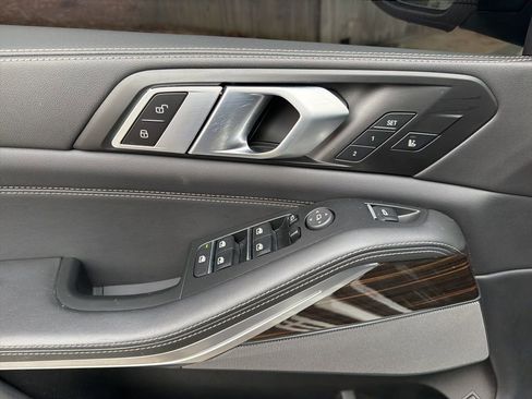 Used 2025 BMW X5 xDrive50e image 13