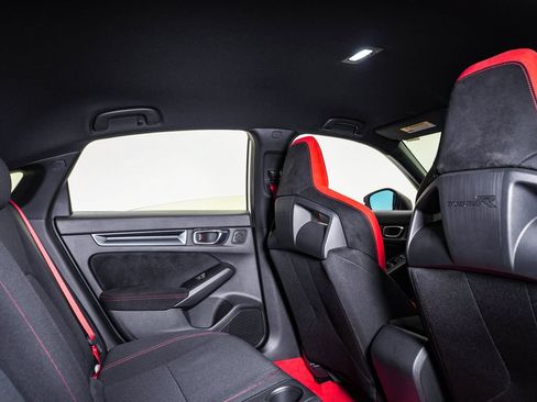 Used 2025 Honda Civic Type R image 19
