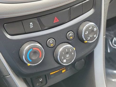 Used 2019 Chevrolet Trax LT w/ Driver Confidence Package FWD image 27