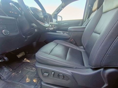 Used 2025 Chevrolet Tahoe LT image 11