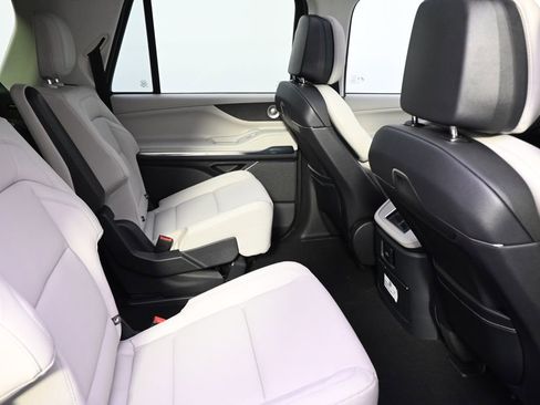 New 2026 Lincoln Navigator L Reserve w/ Jet Appearance Package image 18