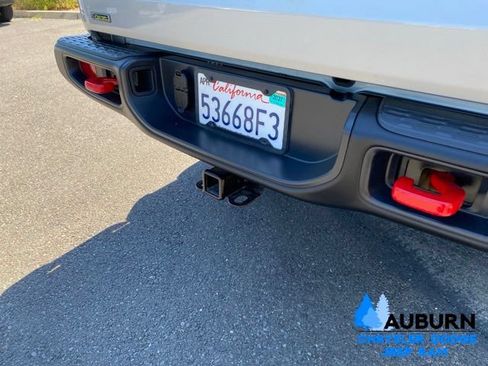 Used 2021 Jeep Gladiator Rubicon AWD/4WD image 9