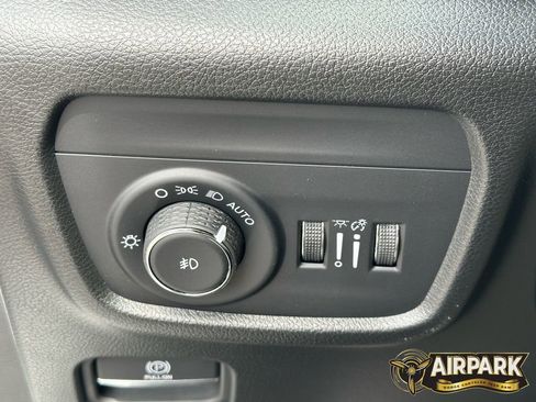 New 2025 Jeep Grand Cherokee Summit w/ Adv Protech Group IV AWD/4WD image 24