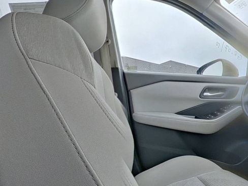 Used 2025 Nissan Rogue SV FWD image 28