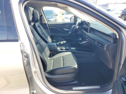 Certified 2024 Lincoln Corsair AWD w/ Equipment Group 101A image 8