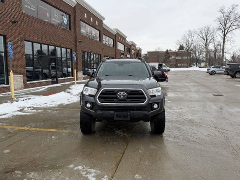 Used 2019 Toyota Tacoma SR5 image 3