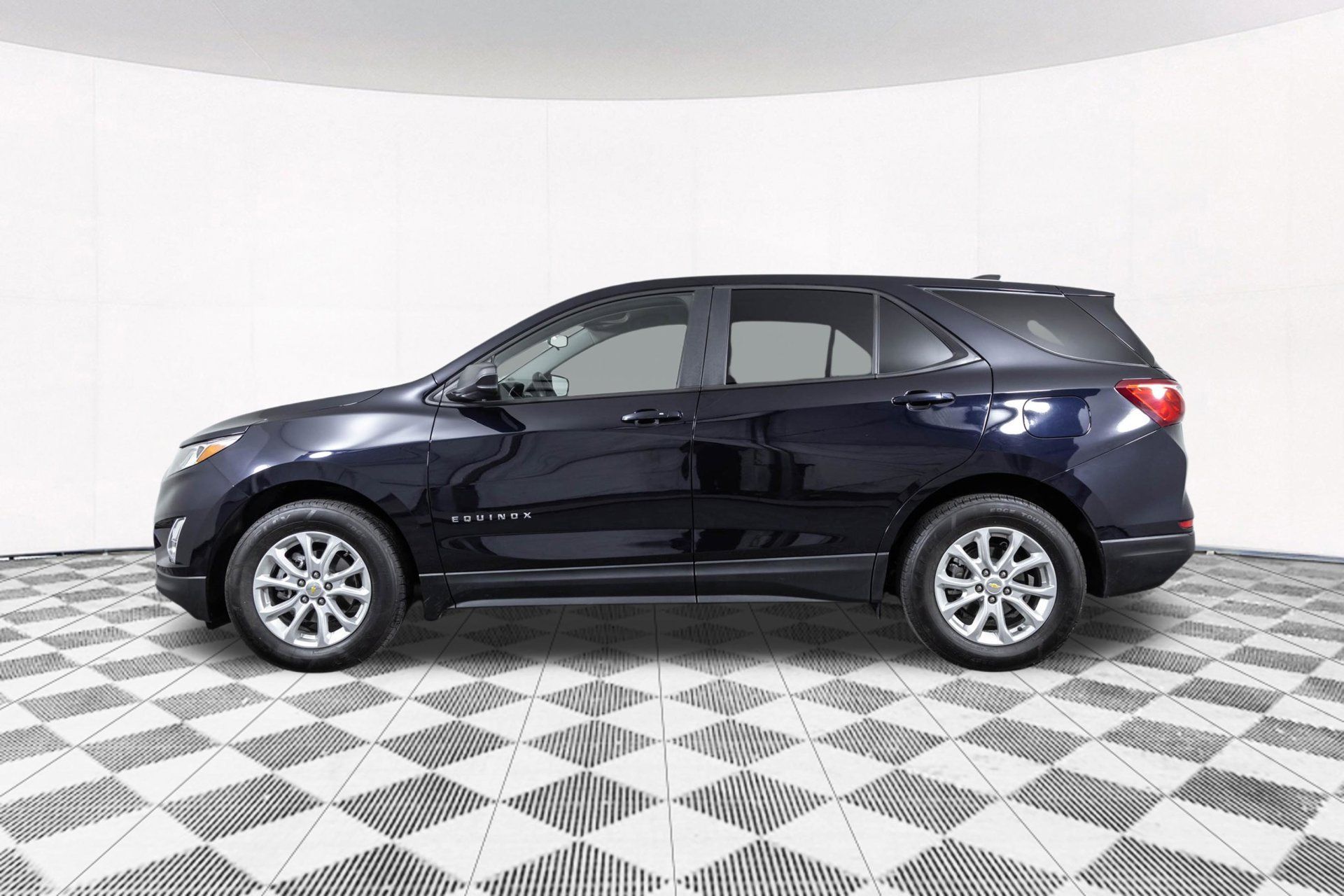 Used 2020 Chevrolet Equinox LS w/ LS Convenience Package FWD image 14