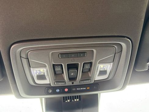 Used 2025 GMC Sierra 1500 Denali w/ Denali Reserve Package AWD/4WD image 25
