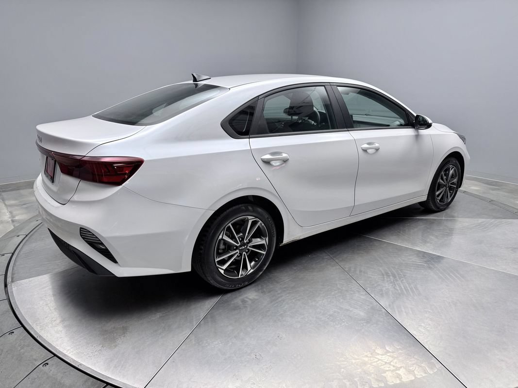 Used 2023 Kia Forte LXS w/ LXS Technology Package FWD image 5