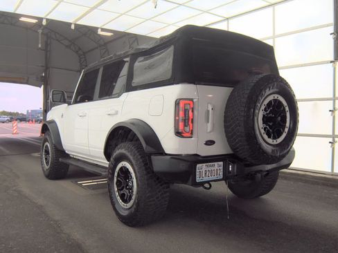 Used 2021 Ford Bronco Outer Banks w/ Sasquatch Package AWD/4WD image 4