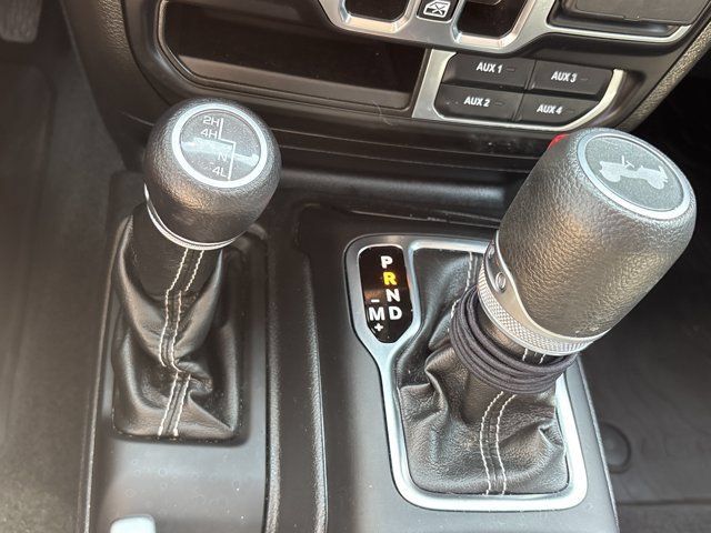 Used 2022 Jeep Wrangler Unlimited Sahara w/ Cold Weather Group AWD/4WD image 37
