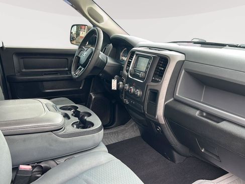 Used 2019 RAM 1500 Express w/ Express Value Package AWD/4WD image 17