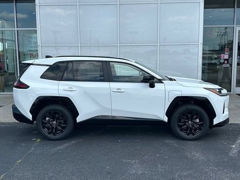 Used 2026 Toyota RAV4 SE w/ Convenience Package AWD/4WD image 2