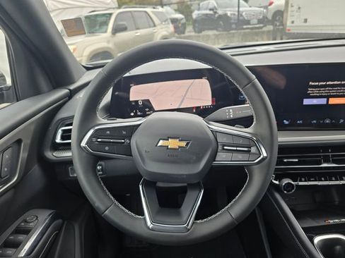 New 2025 Chevrolet Traverse LT w/ Driver Confidence Package image 20