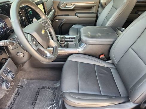 Used 2024 Chevrolet Silverado 1500 LTZ w/ LTZ Convenience Package II AWD/4WD image 4