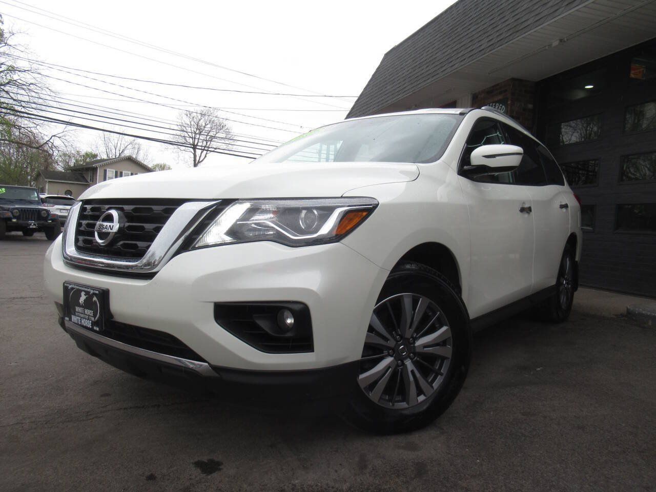 Used 2020 Nissan Pathfinder SV AWD/4WD image 27