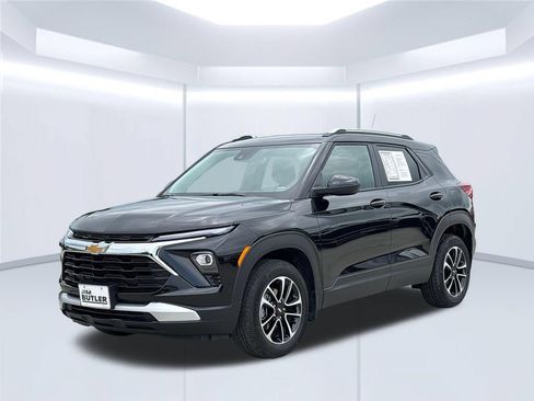 Used 2026 Chevrolet TrailBlazer LT w/ Convenience Package AWD/4WD image 4